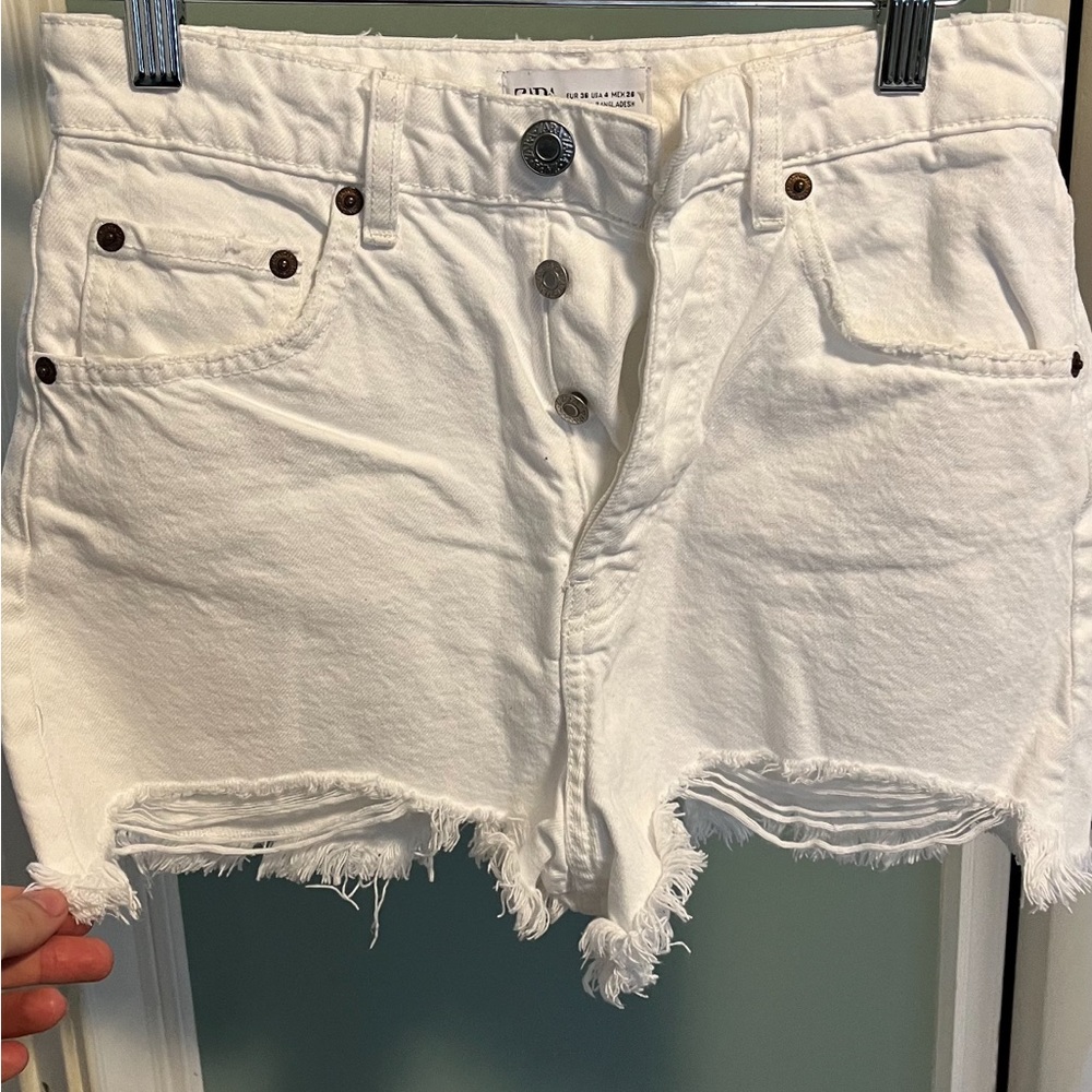 white zara denim shorts